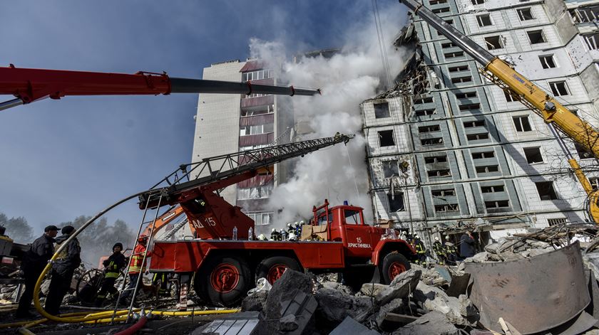 Ucrânia. Míssil russo atinge clínica e faz um morto em Dnipro