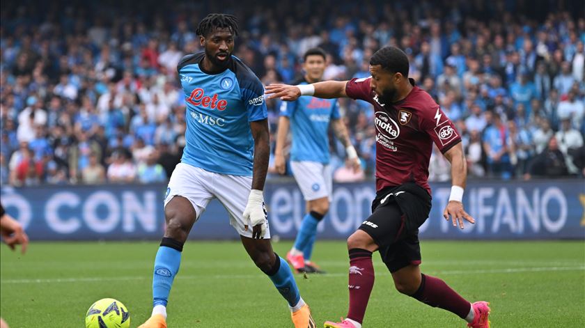 Paulo Sousa adia festa do Nápoles