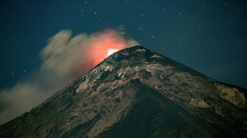 Guatemala. Erupção vulcânica leva à retirada de mais de mil habitantes. Foto: Esteban Biba/EPA