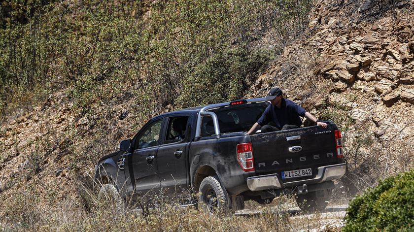 Autoridades na barragem do Arade. Foto: Luis Forra/EPA