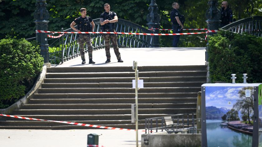 Atentado em parque infantil em França em Annecy. Foto: Jean-christophe Bott/EPA