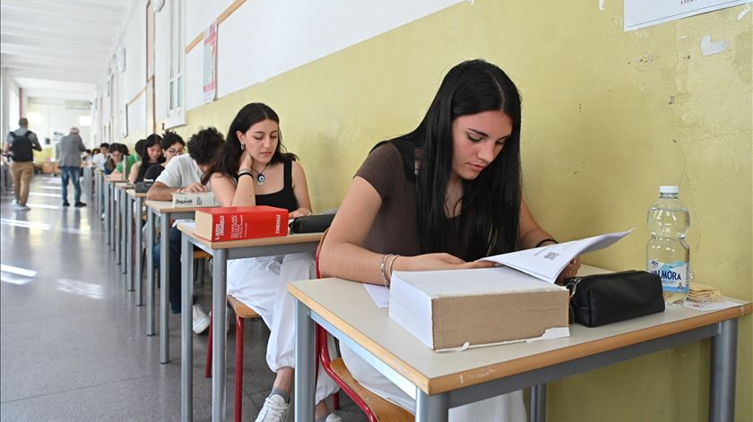 Federação Académica do Porto alerta para "pandemia de saúde mental" nos jovens