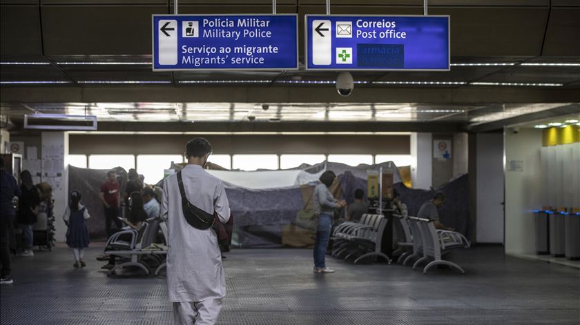 Fluxo migratório entre Brasil e Venezuela desceu para metade este ano