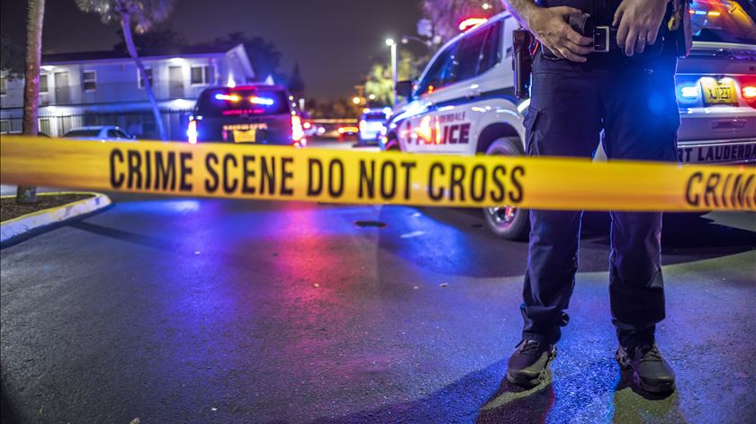 Mulher acusada de matar dois ex-maridos a tiro no mesmo dia na Flórida