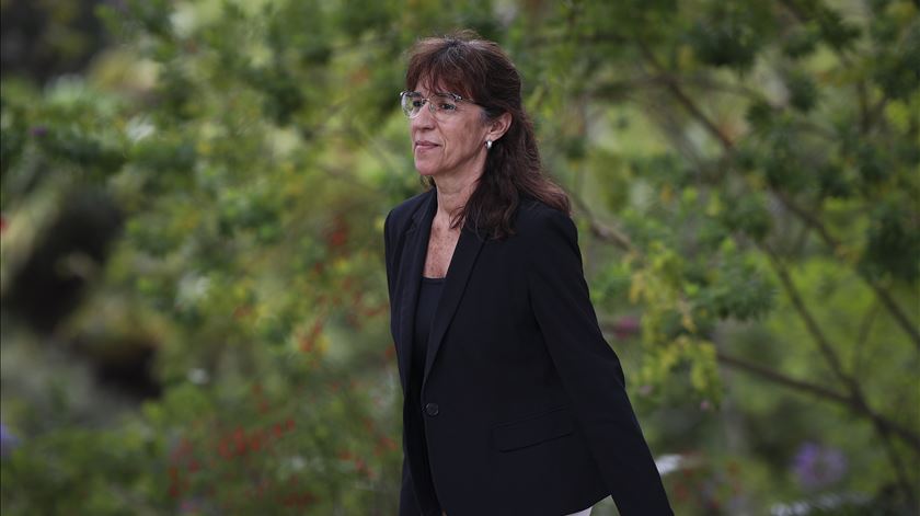 Imagem do Ministério da Defesa "não fica afetada" por casos, diz ministra