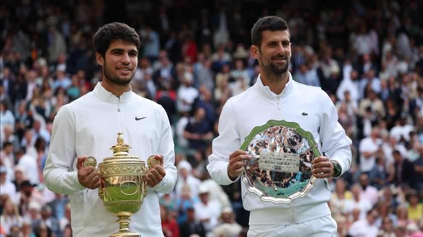 Carlos Alcaraz bateu Novak Djokovic na final de Wimbledon. Foto: Neil Hall/EPA