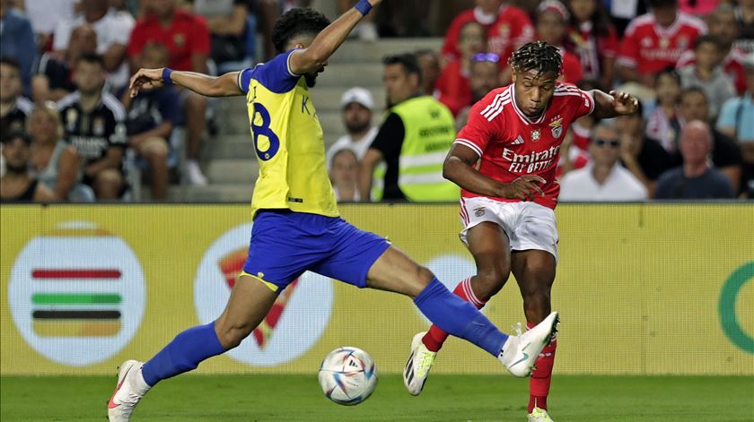 Benfica recorre ao TAD para ter David Neres na Supertaça