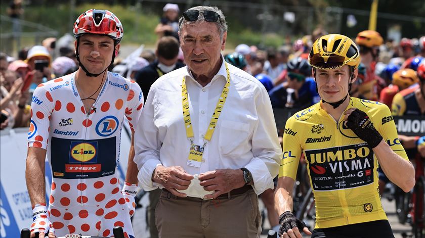 Eddy Merckx fratura anca em queda de bicicleta