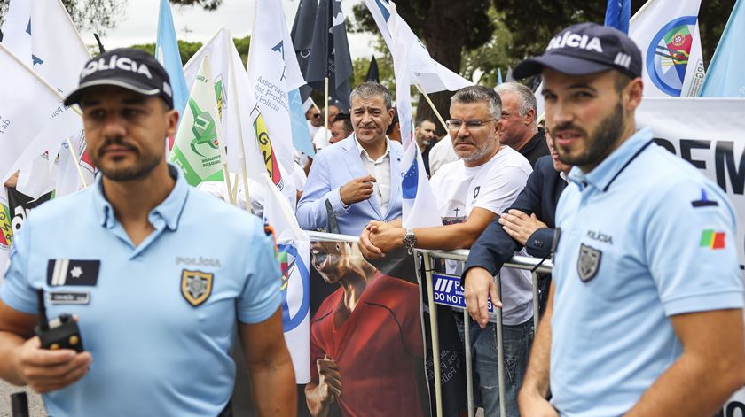 Concentração de elementos das forças de segurança em Lisboa. Foto: José Sena Goulão/Lusa