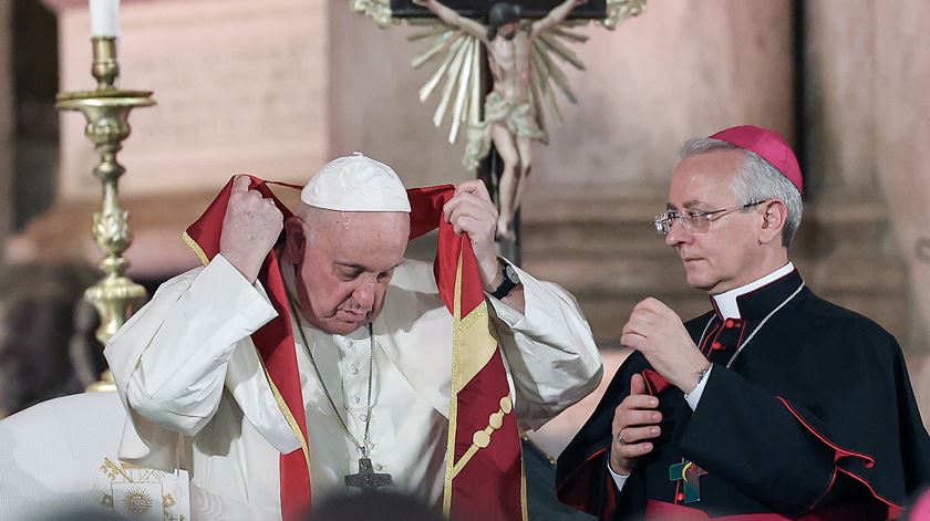 Papa Francisco, num encontro com o clero, nos Jerónimos Foto: João Relvas/EPA