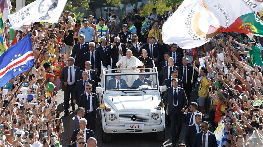 Papa Francisco chega ao Parque Eduardo VII para a cerimónia de Acolhimento Foto: Antonio Pedro Santos/Lusa