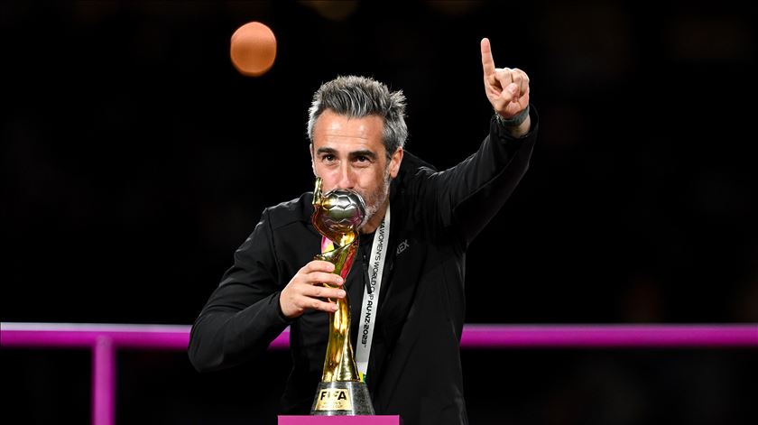 Campeão do mundo fora dos finalistas ao The Best de treinadores do feminino