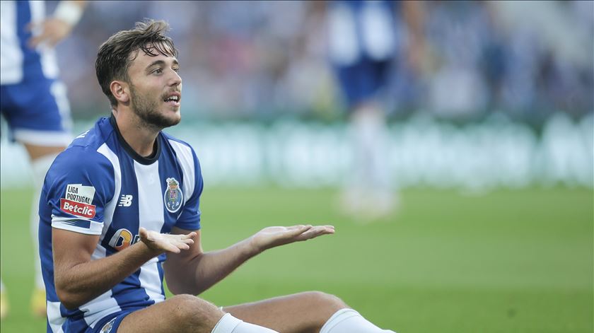 Nico González tem de "dar à 'pierna'" para se afirmar no FC Porto