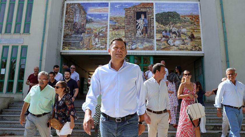 Montenegro insiste na baixa de impostos. País vive "asfixia fiscal"