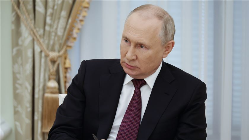 Rússia prolonga embargo a produtos alimentares ocidentais até final de 2024