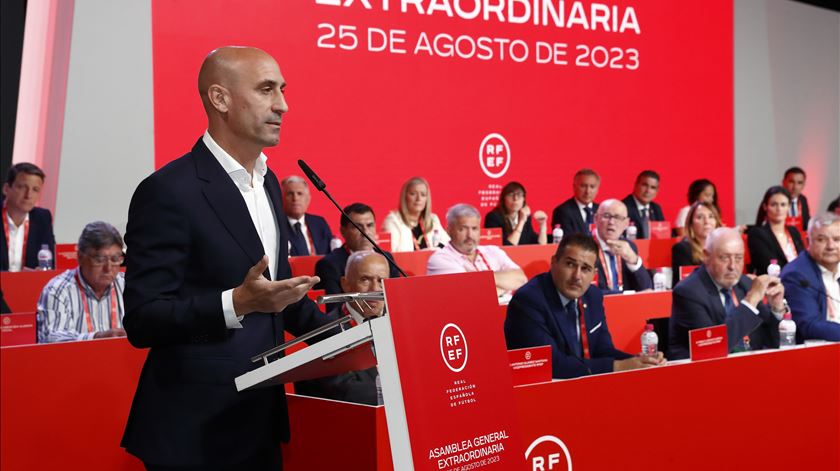 Luis Rubiales recusa demitir-se. "Foi um beijo consentido"