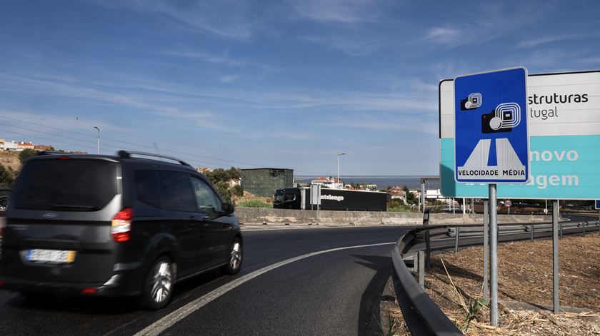 Governo quer rever Código da Estrada. Multas devem render 113 milhões ao Estado