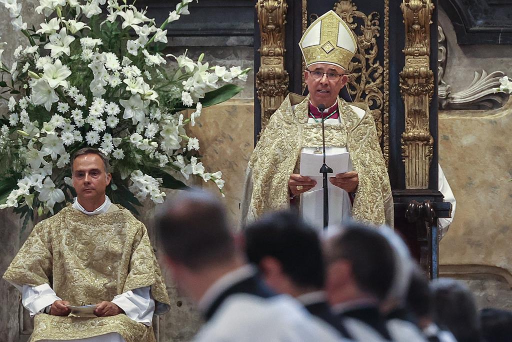D. Rui Valério entrevistado por Aura Miguel