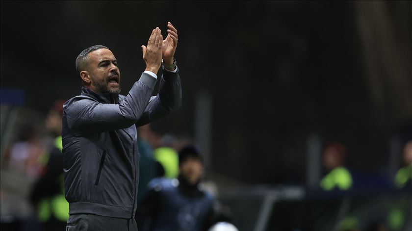 Artur Jorge estreia-se ao comando do Cruzeiro com vitória