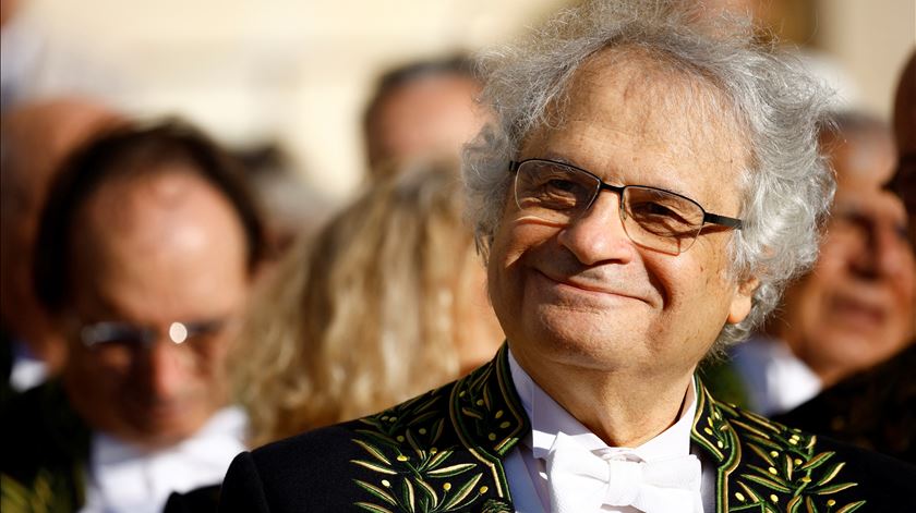 Amin Maalouf vence Prémio FIL de Literatura em Línguas Românicas 2025 Amin Maalouf vence Prémio FIL de Literatura em Línguas Românicas 2025