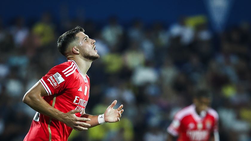 Benfica vende Jurásek ao Slavia Praga por três milhões de euros