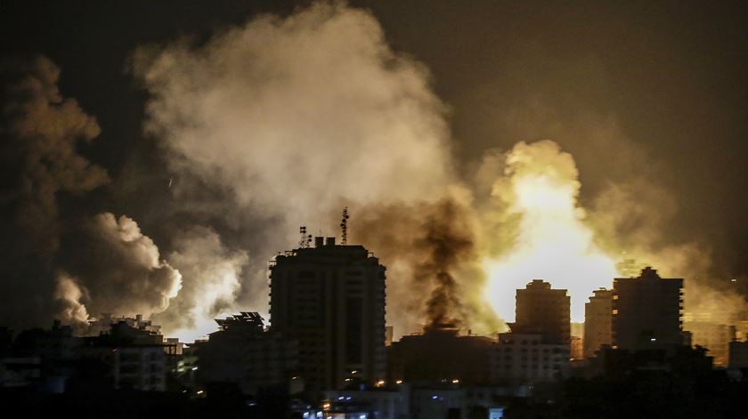 Israel anuncia "ofensiva total" contra Faixa de Gaza sem restrições