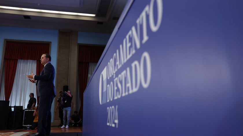 Um OE para a classe média? "Divisões artificiais" incluem no conceito quem ganha salário mínimo