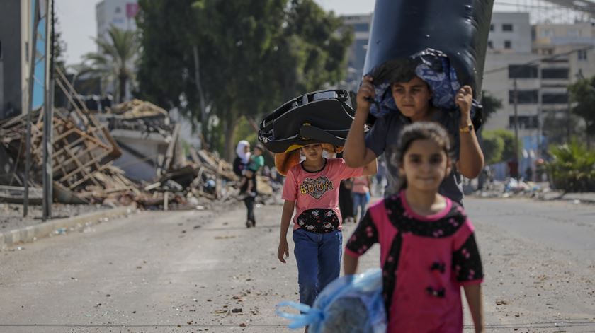 Mover palestinianos é "quase impossível", diz diretora da UNICEF em Portugal Mover palestinianos é "quase impossível", diz diretora da UNICEF em Portugal