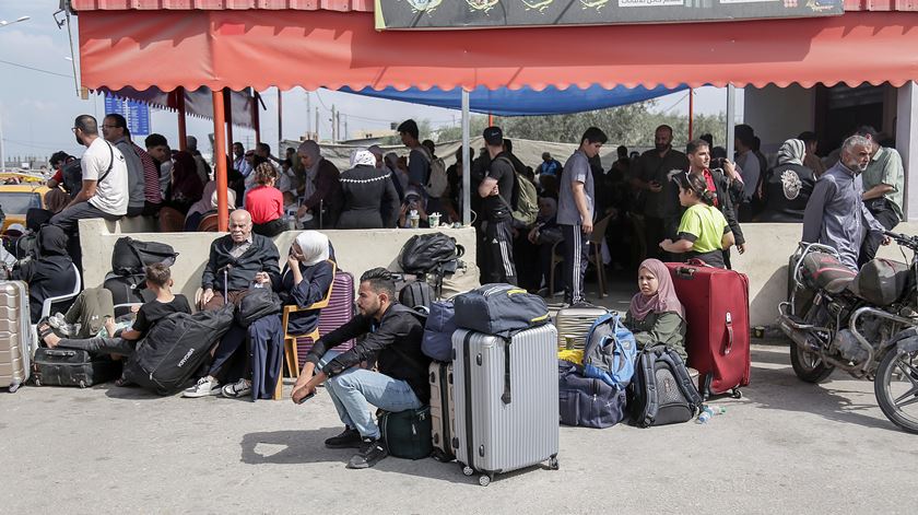 Fronteira em Rafah afinal não foi aberta. Egito culpa Israel