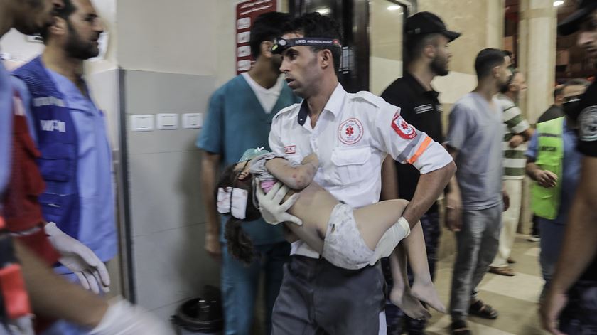 Ataque a hospital em Gaza faz centenas de vítimas