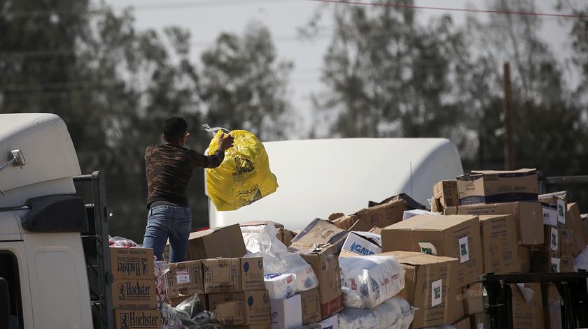 Faixa de Gaza, ajuda humanitária, fronteira de Rafah. Foto: Haitham Imad/EPA