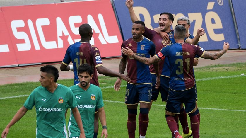 Tassano, do Torreense, marca ao Rio Ave para a Taça de Portugal. Foto: Carlos Barroso/Lusa