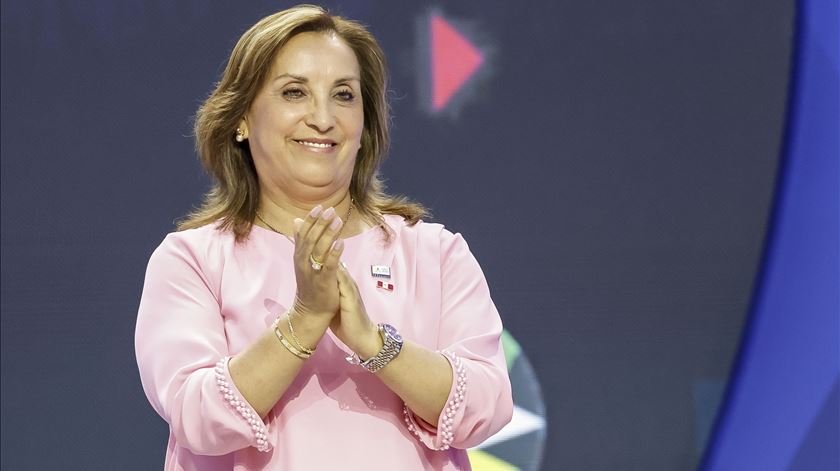 Peru. Governo destitui chefe de polícia após agressão à Presidente