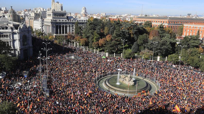 Milhares manifestam-se em Madrid contra o governo de Sánchez
