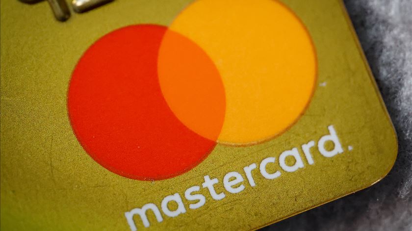 Visa e Mastercard encerram operações em Cuba a partir de sábado