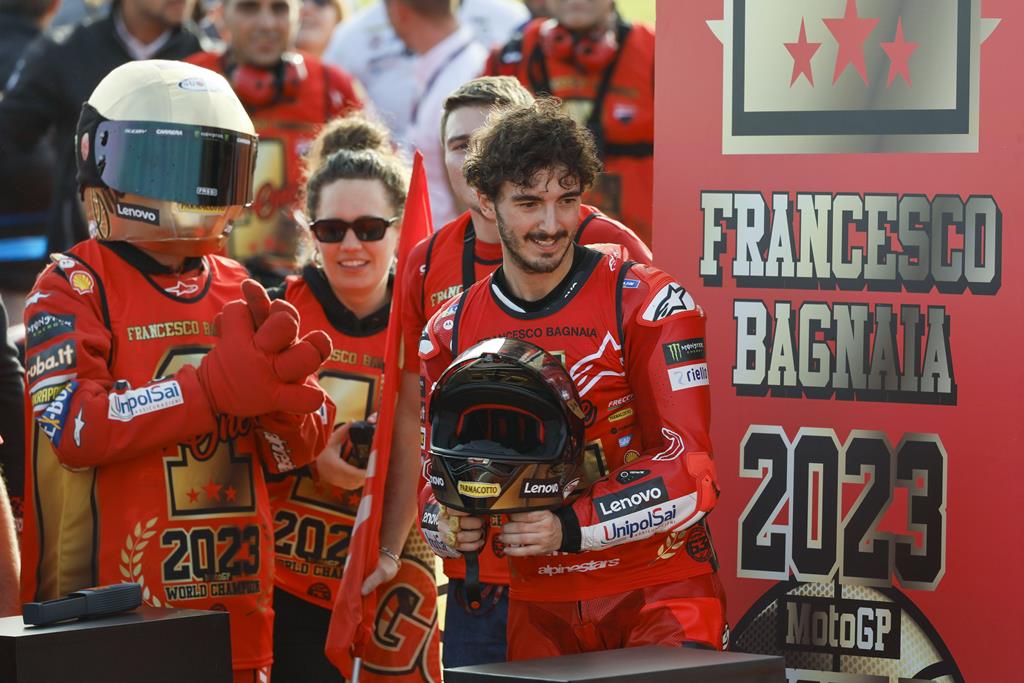 Francesco Bagnaia, Ducati, bicampeão MotoGP. Foto: Biel Alino/EPA Francesco Bagnaia, Ducati, bicampeão MotoGP. Foto: Biel Alino/EPA