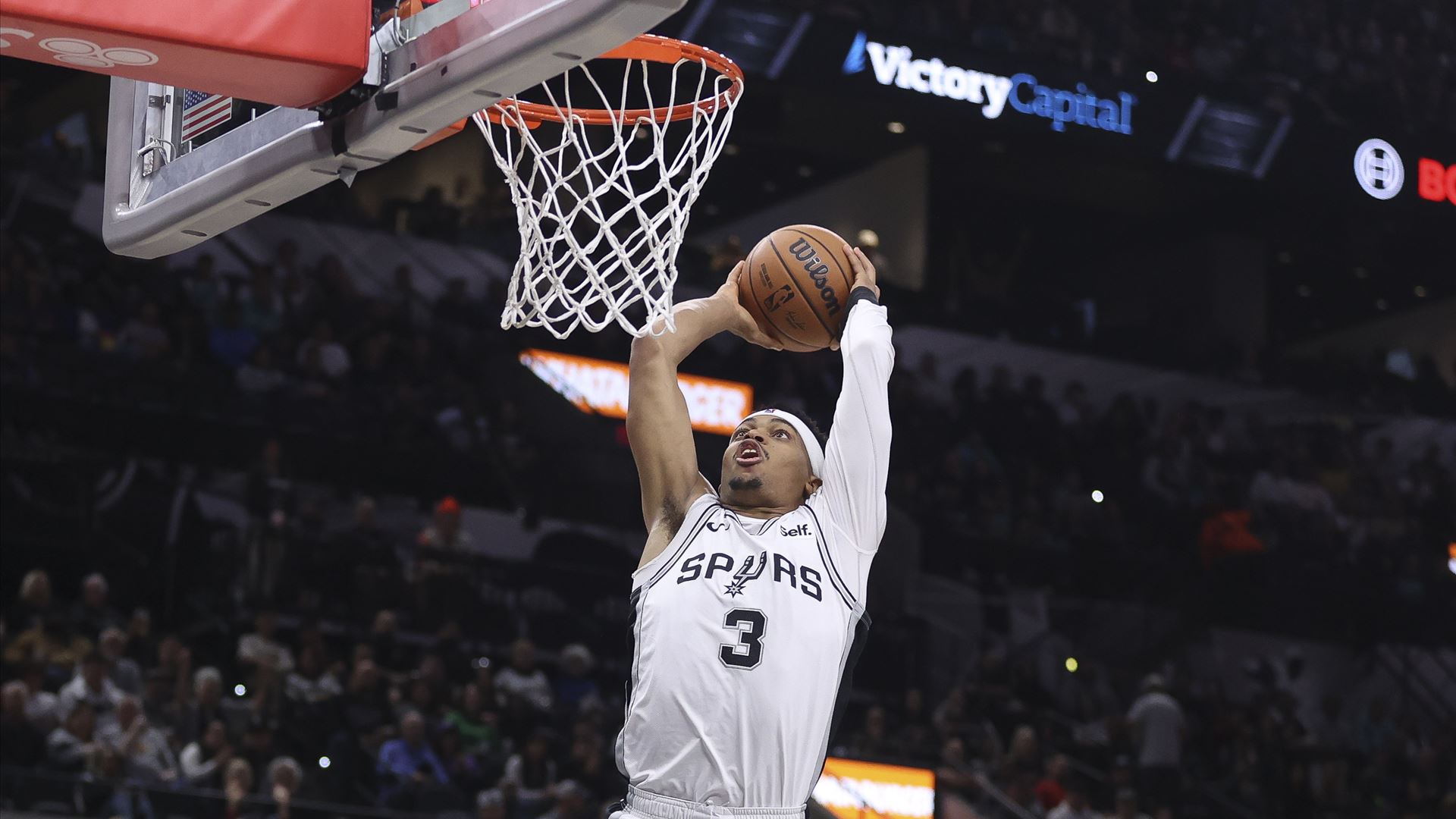 Keldon Johnson dos Spurs eleito melhor sexto jogador da NBA