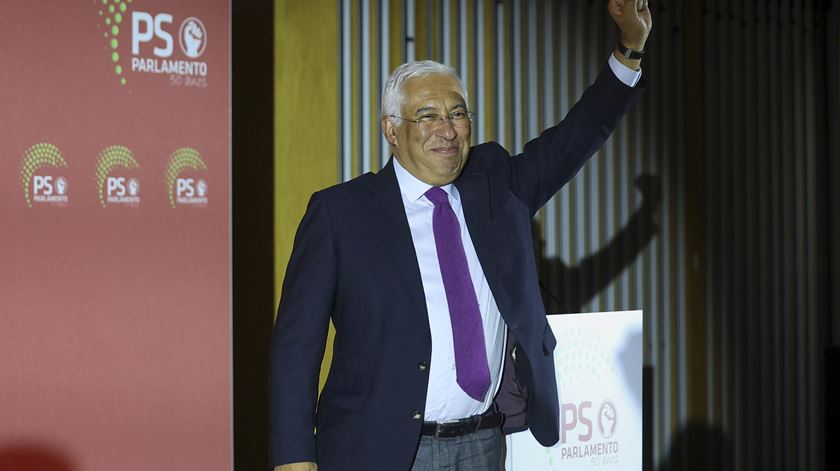 António Costa: "Podem-nos derrubar pela segunda vez", mas só PS garante estabilidade