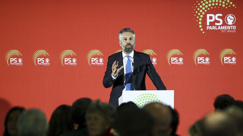 Pedro Nuno Santos promete "contas certas e sustentáveis" para 2024 Pedro Nuno Santos promete "contas certas e sustentáveis" para 2024