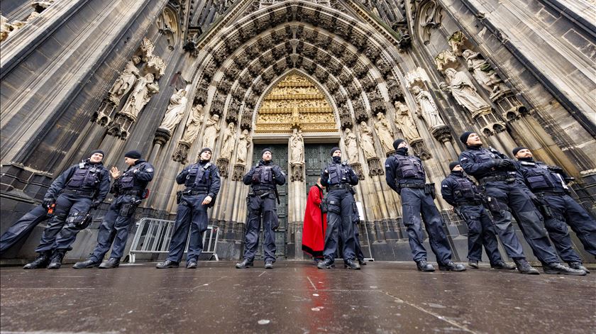 Terrorismo. Detenções e segurança reforçada na Áustria e Alemanha