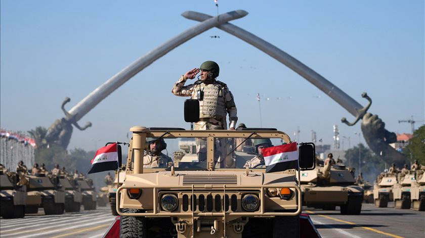 Bombardeada no Iraque base militar de grupo ligado ao Irão