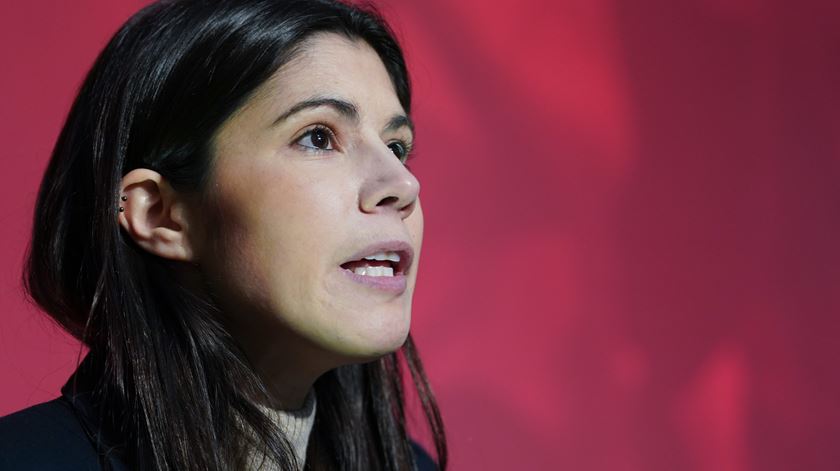 BE defende descida do IVA e impostos "Elon Musk" e sobre "grandes fortunas"