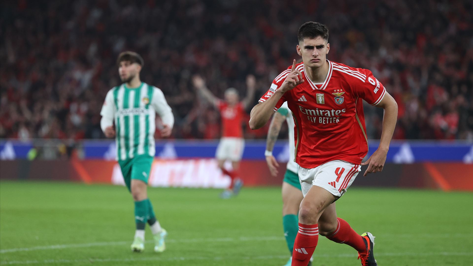 Benfica defende António Silva
