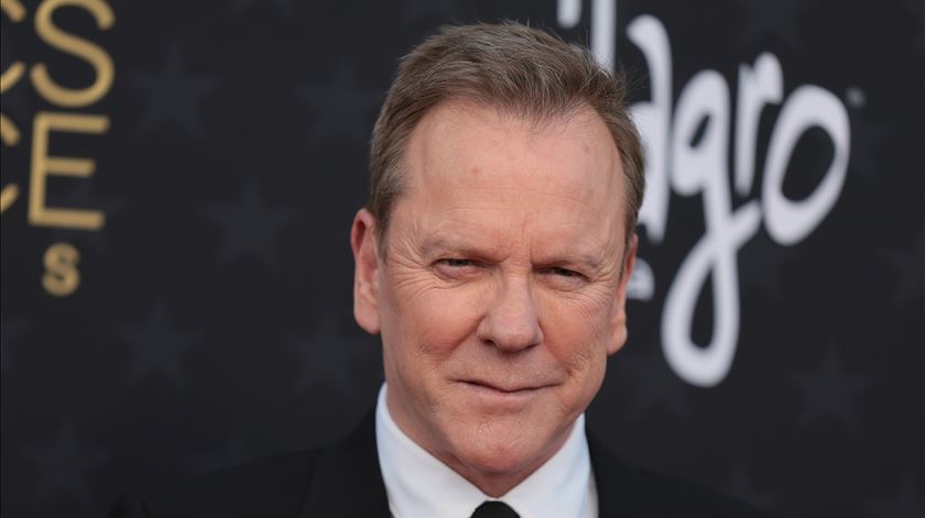 Kiefer Sutherland detido depois de agredir motorista