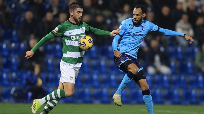 Paulinho e Anderson Santos durante o Vizela vs Sporting. Foto: José Coelho/Lusa