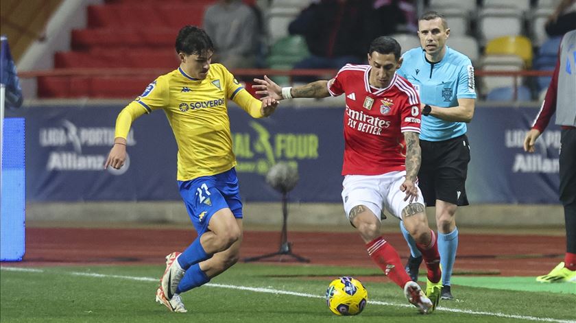 Veja os melhores momentos do Estoril - Benfica