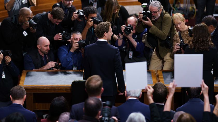 Liberdade de expressão ou desinformação? Zuckerberg ‘tentando agradar’ Trump, mas ‘colocando a democracia em risco’