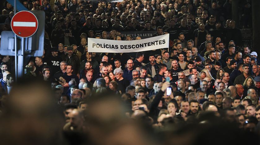 Polícias em protesto para denunciar "desinteresse do Governo"