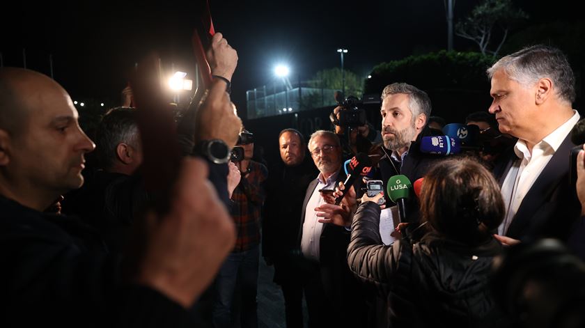 Reta final da campanha nos Açores: a "reunião secreta" e o fantasma do "Chega-D"