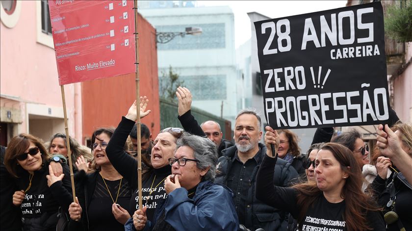 Técnicos de reinserção em vigília esta sexta-feira junto ao Palácio de Belém